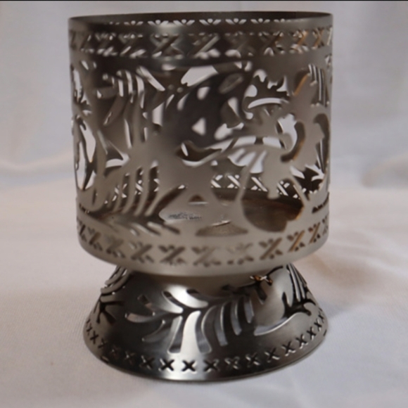 Bath Body Works Hibiscus Silver Three Wick Candle Holder - Picture 3 of 7